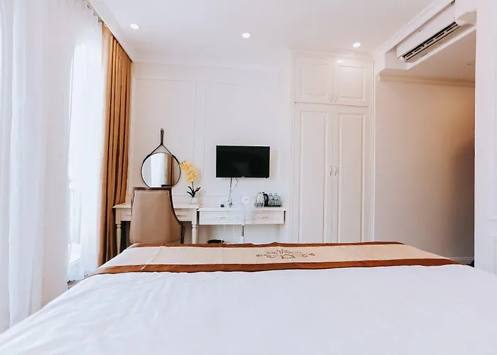Khách sạn Golden Sea 3*